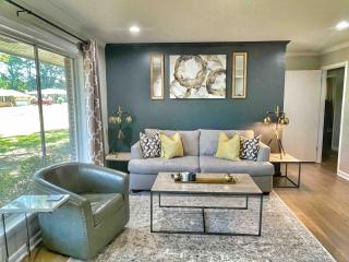 Decatur Home - Chic Comfort Family & Fun - Decatur - 1