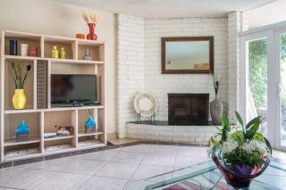 A Perfect Getaway 2 bedroom Duplex W Pool - Palm Desert - 2