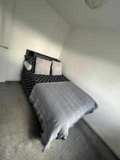 Modern 3 bed Semi-detached - Manchester - 2