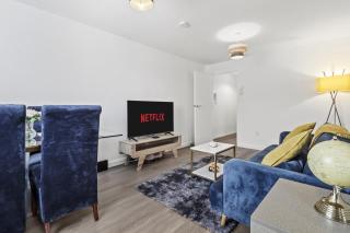2 Bedroom Serviced Apartment in Kettering Centre- Northampton, Sleeps 4, free parking, Wifi, Sky, Netflix - 5