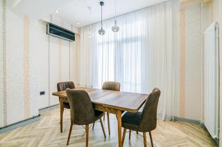 White Tower Apartment - Bakoe - 1