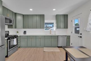 Modern 4BR3Ba Home with Pool and Fire Pit - Phoenix - 9