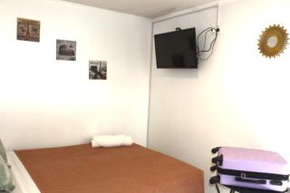 Habitación con baño privado a 4 kilómetros del aeropuerto - 4