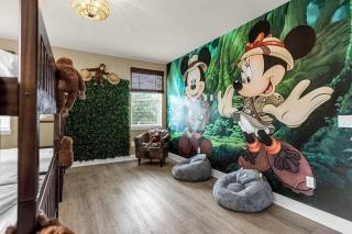 310-12-FD-Modern luxury with movie room - 5