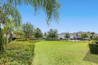 310-12-FD-Modern luxury with movie room - 4