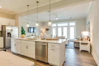 519 The Great Neck House - 1