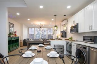 Sophisticated 4 Bedroom Duplex with Private Rooftop - New York - 3