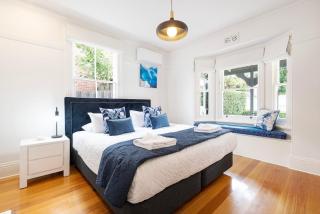 Wilson Cottage - Historic Charm meets Modern Comfort - Sandy Bay - 8