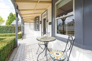 Wilson Cottage - Historic Charm meets Modern Comfort - 5