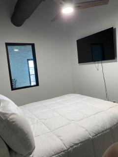 Chic 1BR In the Heart of It All - Aurora - 9