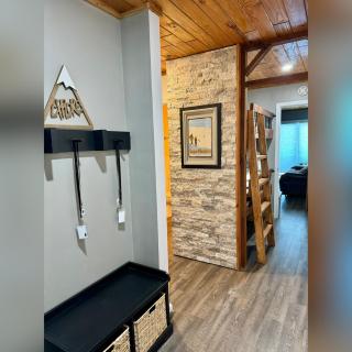 The Sugar Suite - Renovated with a View! AC! POOL, Hot tub, sauna, gym, EV - Sugar Mountain - 3