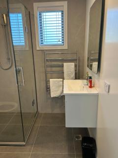 Apartment 6 on Armagh! - Christchurch - 8