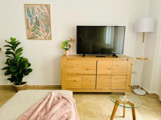 ABAT 1 Cool & Wide Flat next to the Cathedral - 4