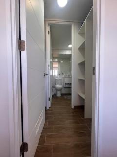 Depto equipado - WiFi rápido - 1 min de UCM - piscina rooftop - 2