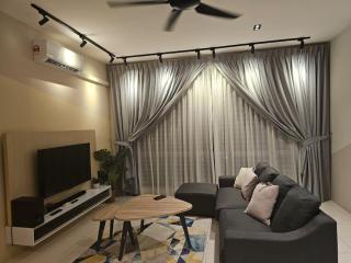 CozyHome - 3 bedroom Town House with unlimited free Wi-Fi - 9