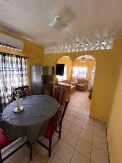 Jimmys Cozy Corner - Laborie - 1