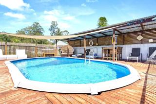 Waterfront Retreat with Games for the Whole Family - Karraganbah - 0
