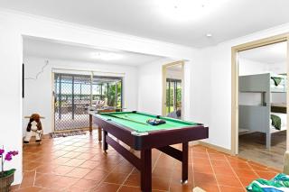 Waterfront Retreat with Games for the Whole Family - Karraganbah - 5