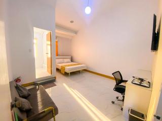 Legends Hotel & Restaurant - Lemery and Taal - Lemery - 4