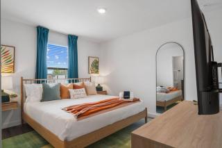 Colorful vibrant Oasis Sleeps 10, 10min to Disney - Kissimmee - 7