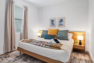 Colorful vibrant Oasis Sleeps 10, 10min to Disney - Kissimmee - 8