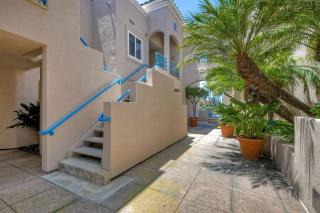 Nomad's Oceanfront Retreat 2B2B Condo - Oceanside - 6