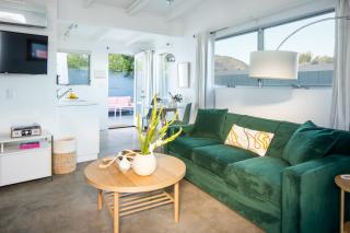 The Wesley by AvantStay Mid-Century Modern Oasis with Pool - Palm Springs - 4