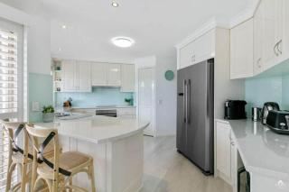 4 BRM Family Home with Pool Bokarina - - 5