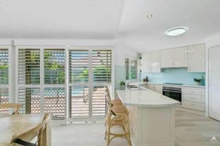 4 BRM Family Home with Pool Bokarina - - 3