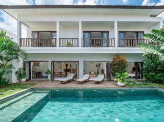 Modern 4BR Villa Canggu - Canggu - 3