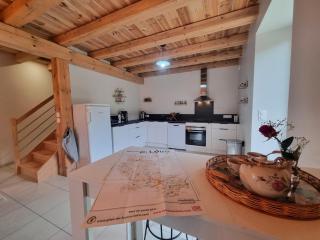 Maison de campagne rénovée, idéale pour 10 pers, cadre naturel et confort moderne - FR-1-496-347 - 6