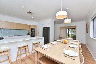Luna - Absolute Beachfront - Corlette - 4