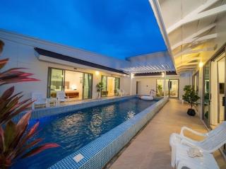 2Exclusive 4BR Villa with Private Pool Kitchen Ideal for Families - 4