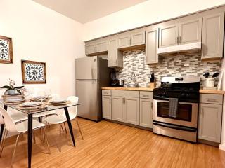 2B1B,Private Kitchen,Walk to Everything! Brown&RISD - Providence - 1