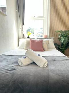 The Bournemouth Hideaway - Beautiful Central flat - 10 mins walk to beach - Brought to you by Coastline Retreats - Bournemouth - 9