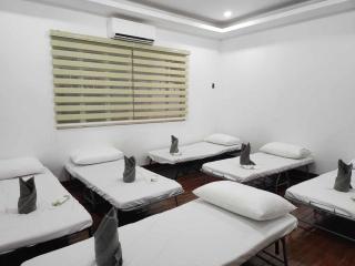 G&G Hotel bed and breakfast Travellers Inn - Mamburao - 1