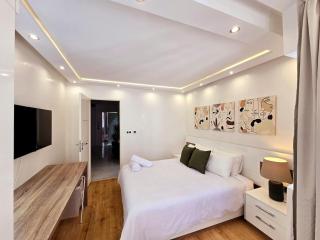 Luxurious Downtown Corniche Marina with Parking - 6
