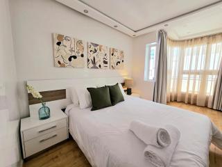 Luxurious Downtown Corniche Marina with Parking - 2
