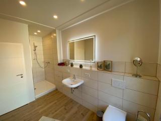 Pier 1 bis 4 gmütliche Zimmer mit Boxspringbett - Cuxhaven - 2