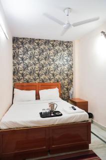 Deluxe Rooms In Malviya Nagar - New Delhi - 0