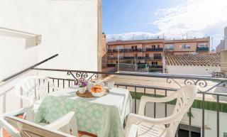 Basic Comfort Apartment Poeta Marquina 1º 2025 - Roses - 9