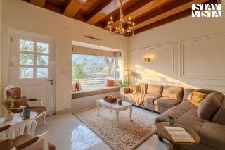 StayVista at Villa Blanche with Bonfire, BBQ - Dehradun - 0
