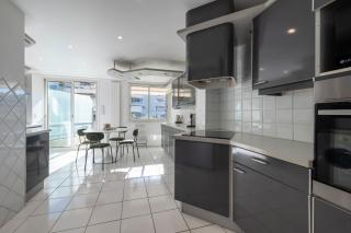 Spacious 2-Br Apartment Walk to Beach & City Center - Cannes - 7