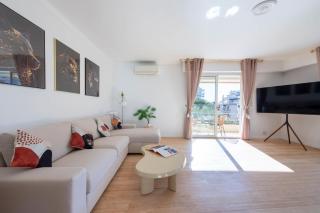 Spacious 2-Br Apartment Walk to Beach & City Center - Cannes - 6