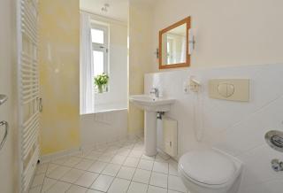 Ferienwohnung-9-in-Sellin-auf-Ruegen-Villa-Celia-6-Pers-WLAN-Sauna-200-m-vom-Strand-entfernt - Ostseebad Sellin - 2