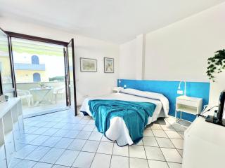 Mono Rosina, aria condizionata e balcone a soli 50 metri dal mare! by Alfareal - 9