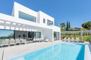Luxury Holiday Villa with Heated Pool Open Sea Views - 0
