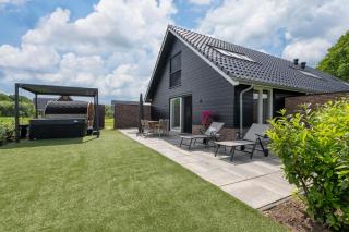 Erve Mulder vakantiehuis met eigen jacuzzi en eigen sauna - 9
