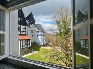 Kavaliershaus neben Schloss Rauenstein - - 6