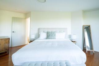 Seacliff House 10 bedrooms with Ocean & Dairy Country Views - Gerringong - 1